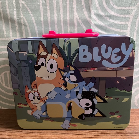 Bluey Metal Lunchbox w/ Puzzle | Licensed Ludo Studio | Kids Collectible - Picture 2 of 4